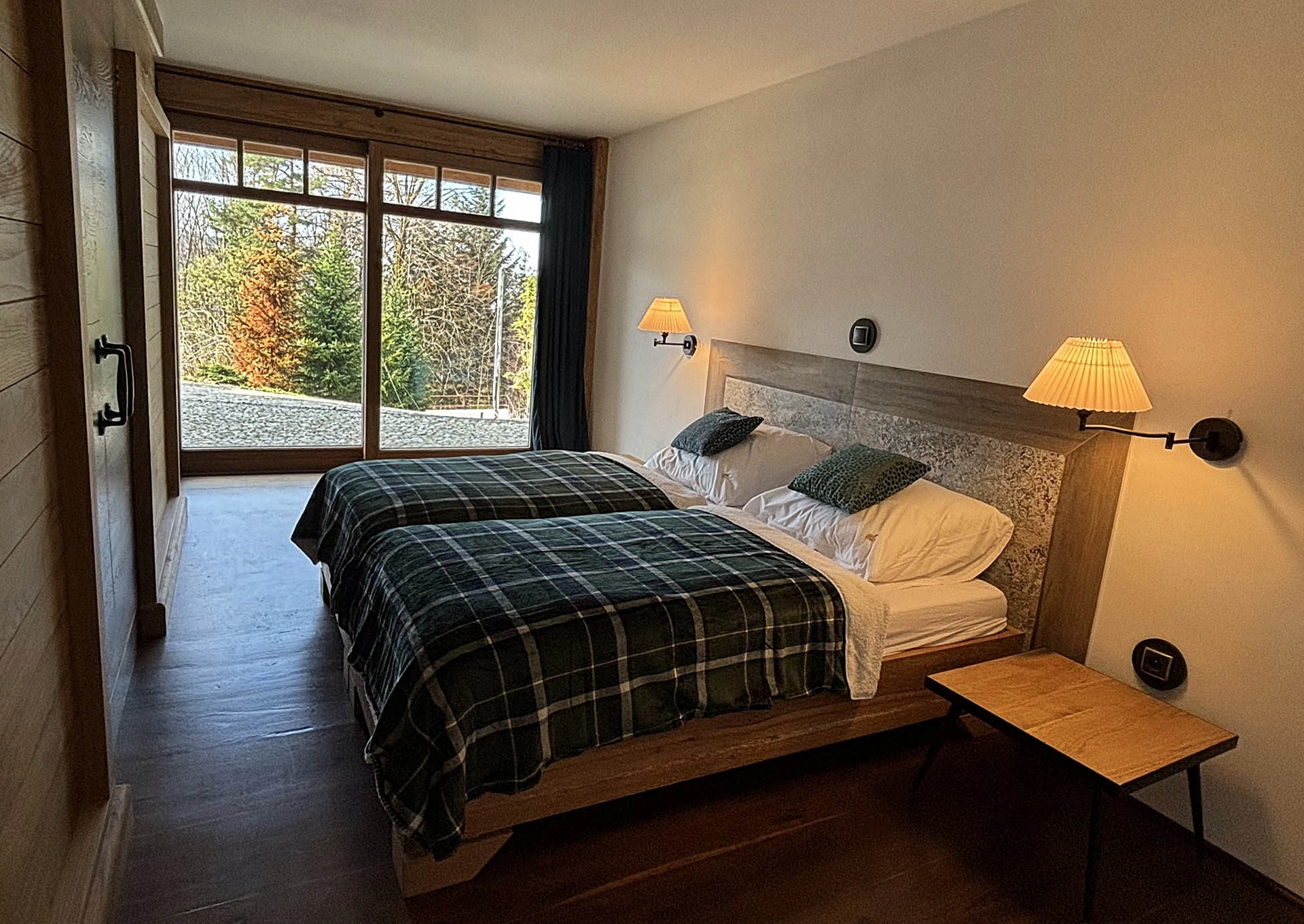 Uczestnicy podczas praktyki jogi powięziowej w Wiśle